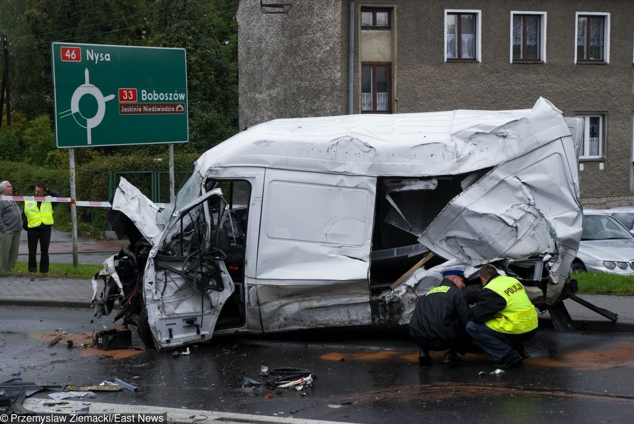 Przeładowane auta dostawcze to śmiertelne zagrożenie na drogach. Nie podlegają żadnej kontroli.