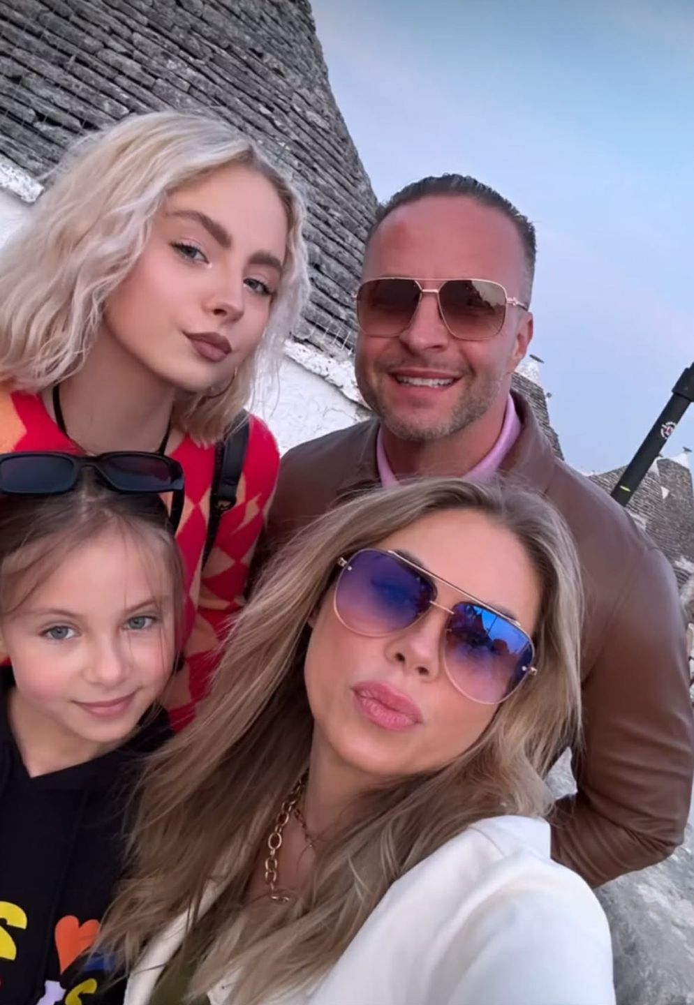 Magda Modra i Marek Krupski z córkami