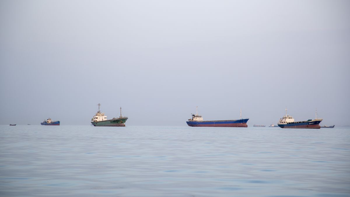 BANDAR ABBAS, IRAN - APRIL 22: Ships are anchored near the shoreline on April 22, 2026 in Bandar Abbas, Iran. Bandar Abbas is a port city and the capital of Hormozgan Province, along the Persian Gulf and Strait of Hormuz. Earlier today, Iran's Islamic Revolutionary Guards Corps said it had attacked and seized two ships near the Strait of Hormuz as it tried to assert control over the critical waterway. The incidents came the day after U.S. President Donald Trump announced an extension of a ceasefire between his country and Iran, and after Iran refused to attend the latest proposed round of peace talks in Islamabad. (Photo by Getty Images)
