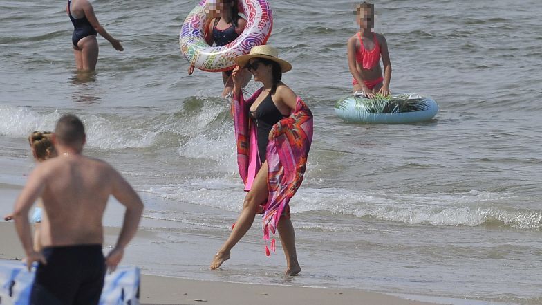 Kasia Cichopek na plaży