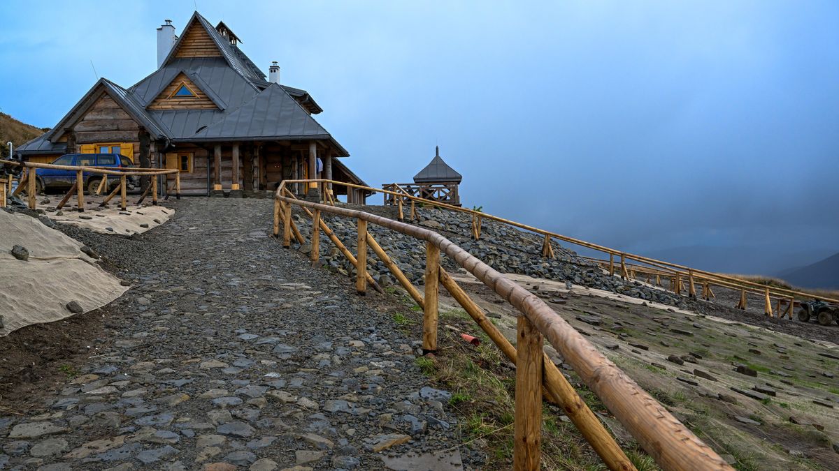 nowe schronisko
Darek Delmanowicz
Po�onina Wietli�ska, bieszczady, chatka, nowe schonisko, otwarcie, po przebudowie, po�onina, puchatka, szczycie, wetlinie, wetli�ska, Bieszczadzki Park Narodowy, Podkarpacie, schronisko, szlak turystyczny, turystyka