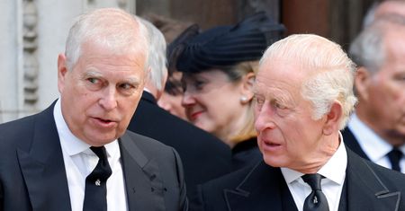 Król Karol III odwiedził Sandringham. Tam mieszka Andrzej Windsor