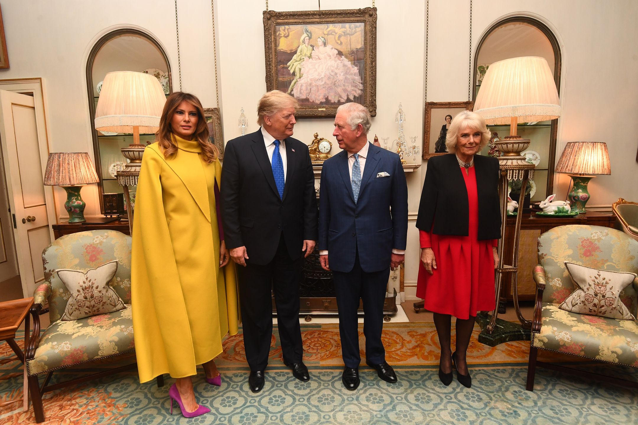 Donald Trump i król Karol III wraz z małżonkami