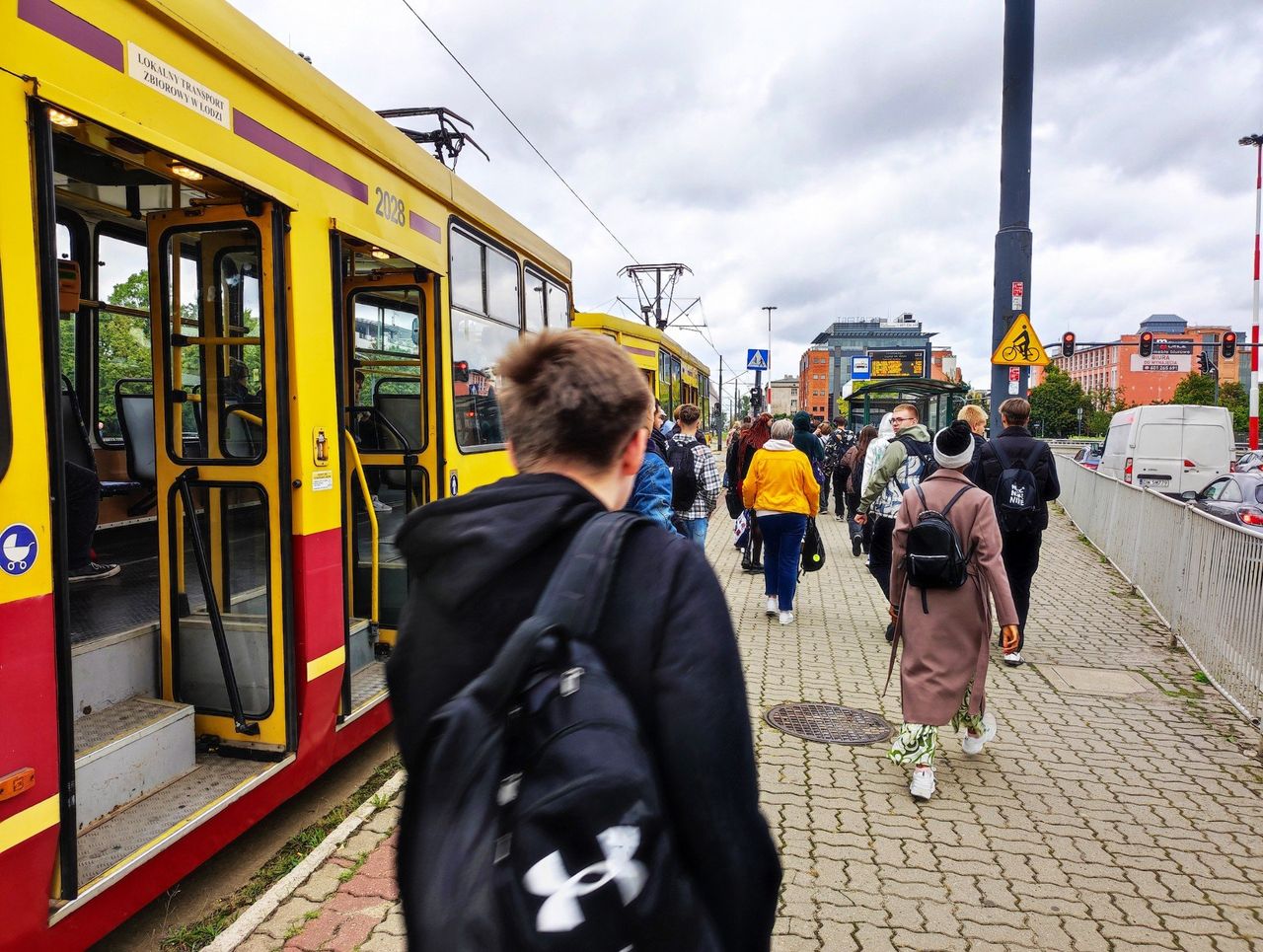 Łódź: Studenci po staremu dojadą na Politechnikę, a czwórka połączyła Radogoszcz z Dworcem Fabrycznym. Ta idylla nie może jednak trwać zbyt długo