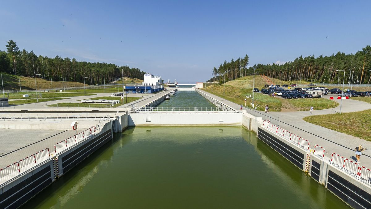 Przekop Mierzei Wiślanej miał otworzyć morski port w Elblągu na Bałtyk. Ale brakuje pogłębienia ostatnich 900-metrów toru wodnego