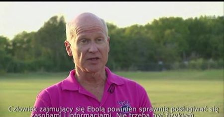 Statek z pracownikiem służby zdrowia w izolatce zmierza do USA