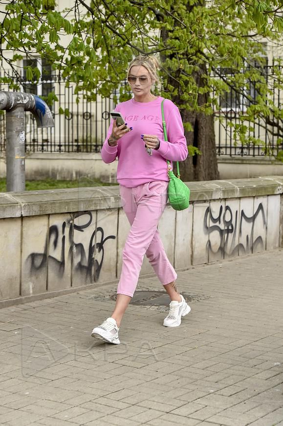 Karolina Gilon w ubraniach marki Rage Age