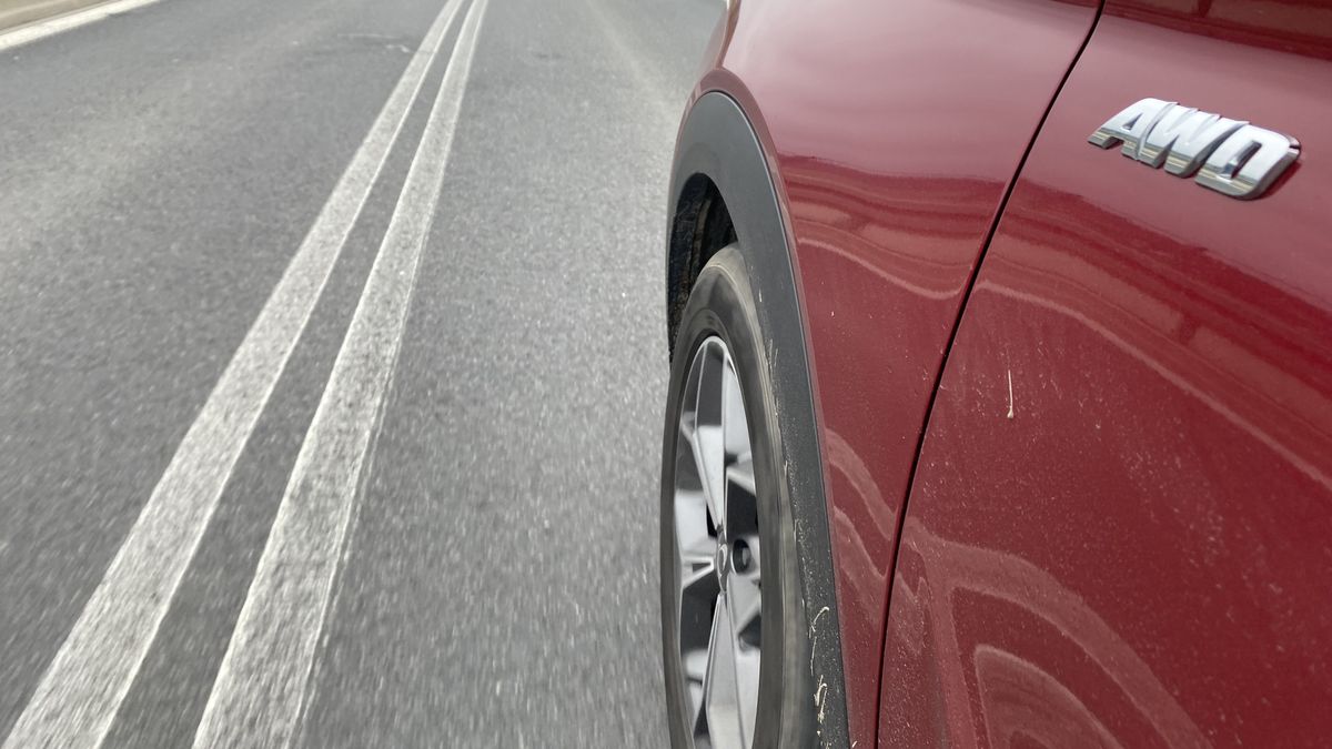 Linia podwójna ciągła