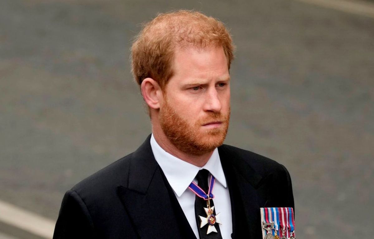 Książę Harry pogrąży swą autobiografią brytyjską rodzinę królewską?