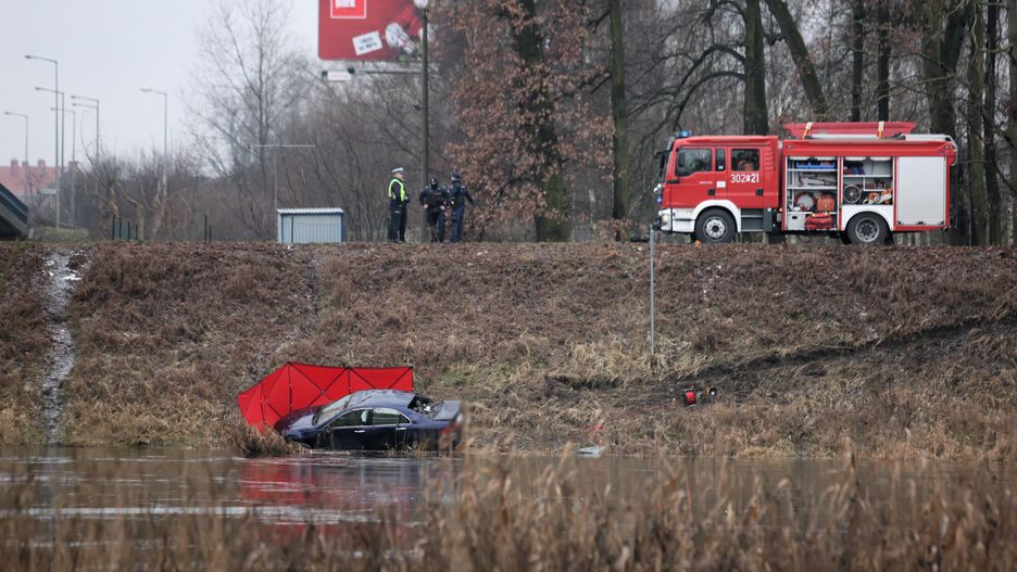Gorzów Wielkopolski. Z Warty wyłowiono auto