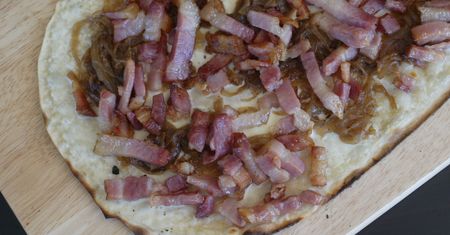 Jak zrobić flammkuchen? Ta niemiecka pizza to hit