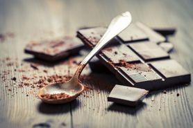 Gorzka czekolada – właściwości, wpływ na zdrowie i kaloryczność. Ile dziennie możemy zjeść?