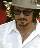 Johnny Depp kupuje książki