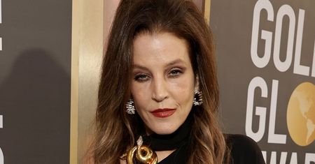 Ujawniono BEZPOŚREDNIĄ PRZYCZYNĘ ŚMIERCI Lisy Marie Presley