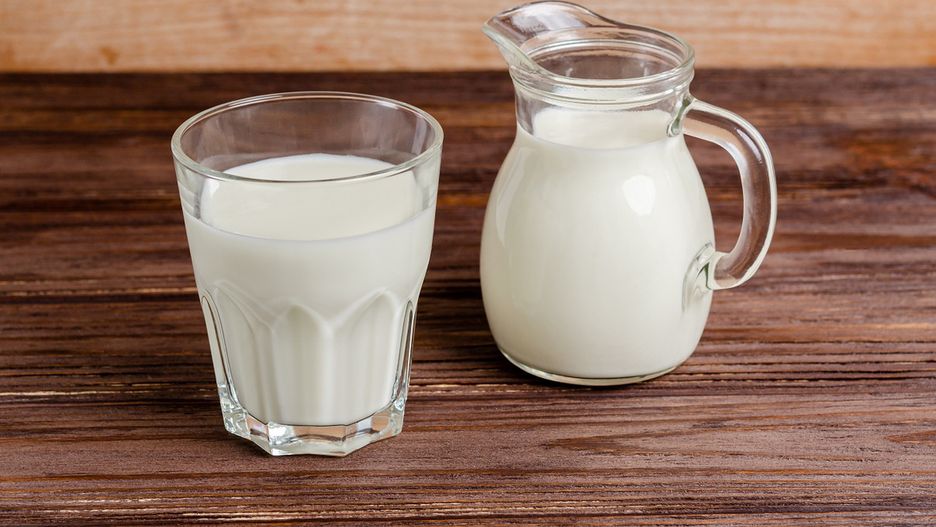 Kefir czy maślanka? Mało kto wie, co jest zdrowsze