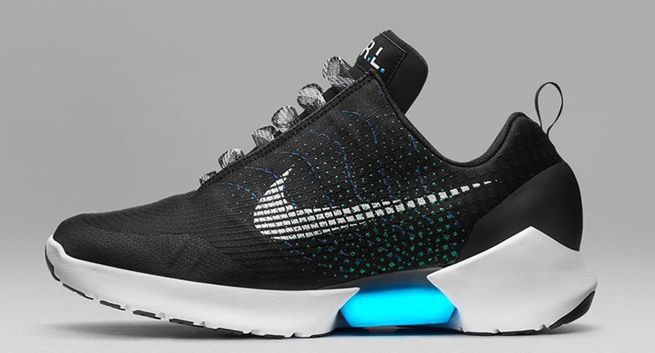 Nike pokazuje buty, które same się sznurują (wideo)