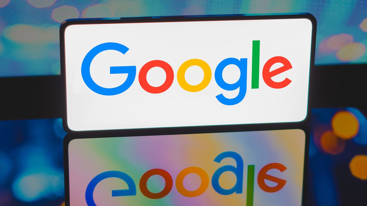 BRAZIL - 2023/11/20: In this photo illustration, the Google logo is displayed on a smartphone screen. (Photo Illustration by Rafael Henrique/SOPA Images/LightRocket via Getty Images)