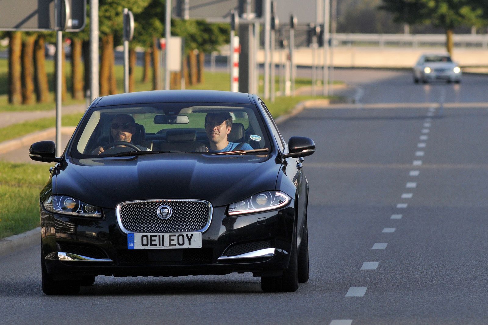 2012-Jaguar-XF-Diesel