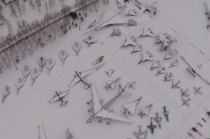 Film dnia. Dron nad rosyjskim muzeum samolotów