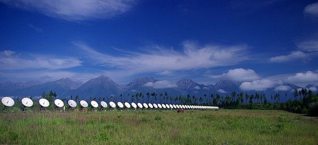 Radioteleskopy na Syberii (fot. Sergey Gabdurakhmanov CC-BY)