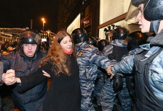 Opozycja w Rosji. Policja zatrzymała prawie pół tysiąca osób