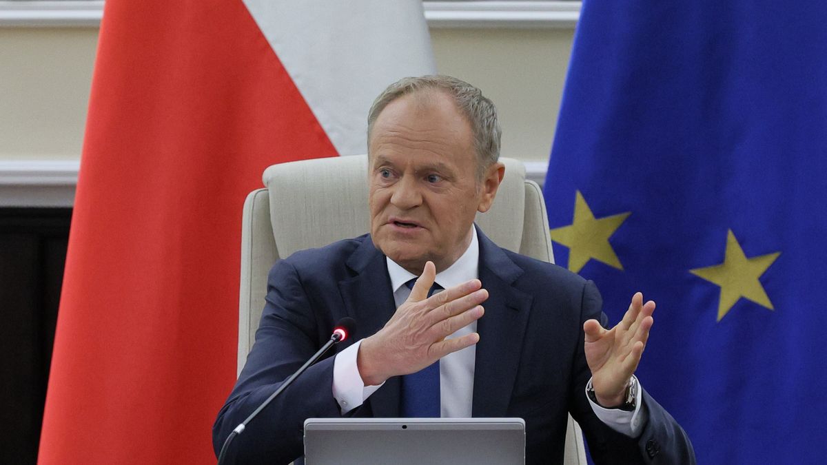 Diesel nawet po 8 zł. Tusk: rozważamy obniżkę VAT