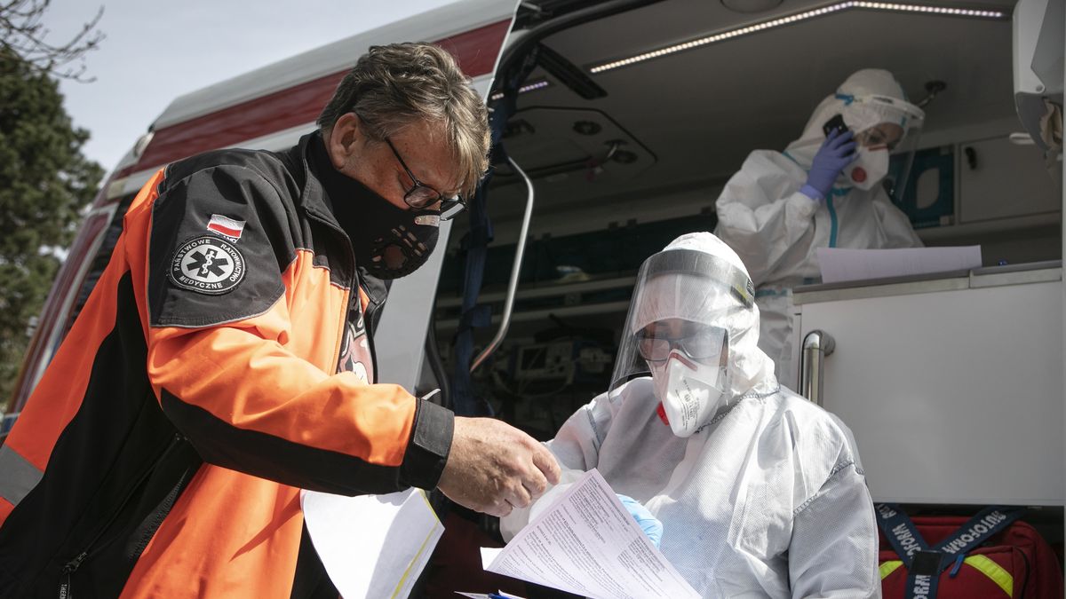 Powrót obostrzeń jest możliwy. Wśród nich - kwarantanny dla przyjeżdżających z zagranicy