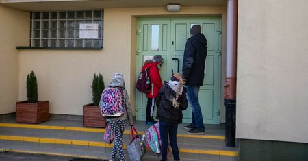 Debata na temat szczepień u dzieci. KE zabiera głos