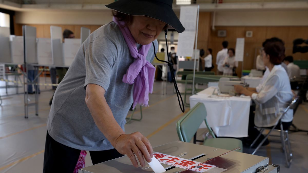 Japonia wybiera. Głosowanie w lokalu w Osace