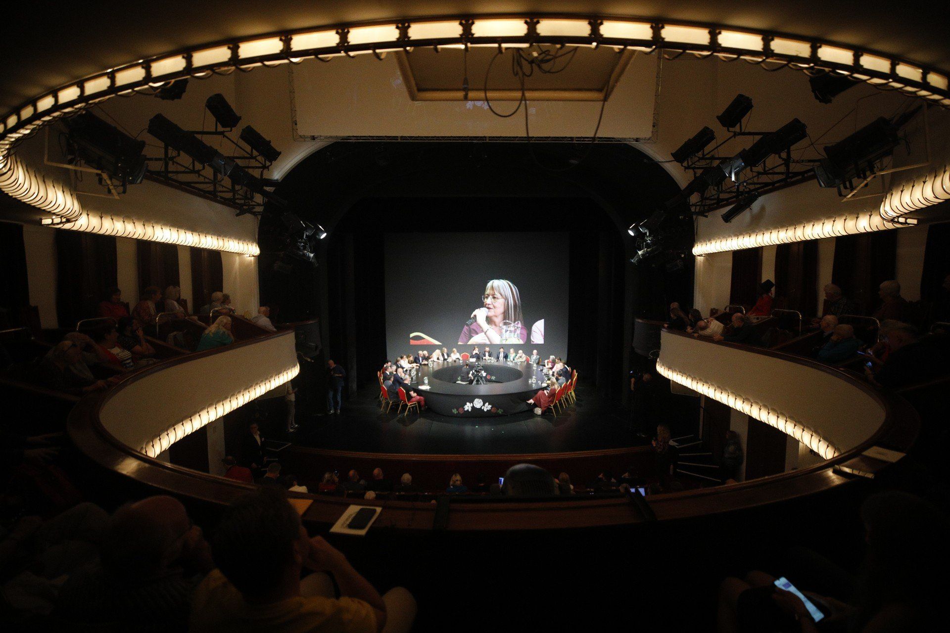 Śląski Stół w Teatrze Śląskim w Katowicach