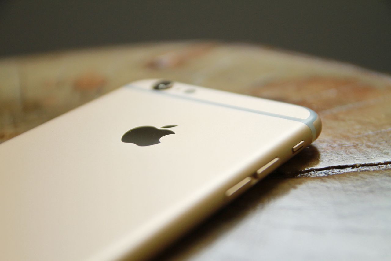 Apple będzie sprawdzać zawartość telefonów