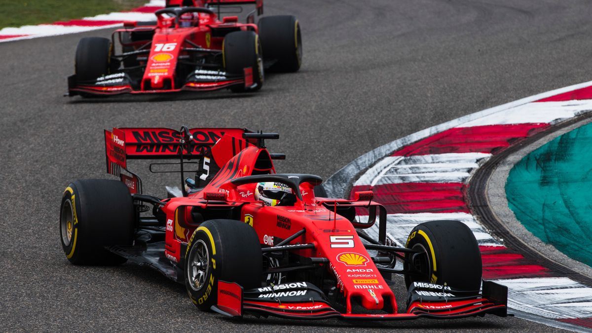 Materiały prasowe / Ferrari / Na zdjęciu: Sebastian Vettel przed Charlesem Leclercem