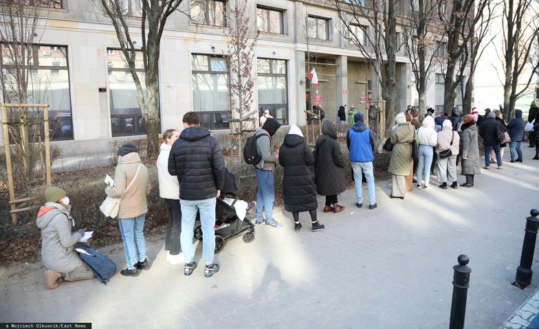 Polacy ruszyli po paszporty. Wojewoda otwiera urzędy w soboty