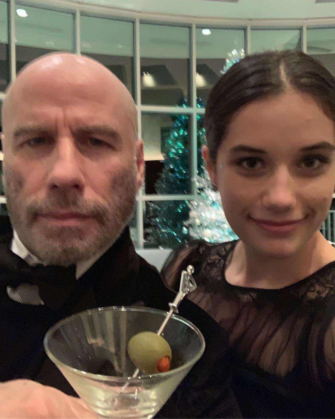 łysy John Travolta z córką