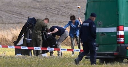 Znaleziono drona w polu. Służby na miejscu