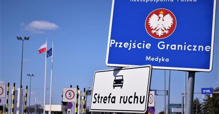 Zwiększony poziom bezpieczeństwa na granicy Polsko – Słowackiej utrzymany w obawie przed nielegalną migracją