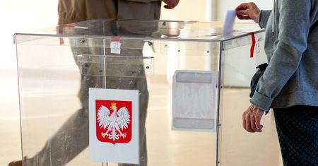 Nietrzeźwy członek komisji w Białymstoku. Wezwano policję