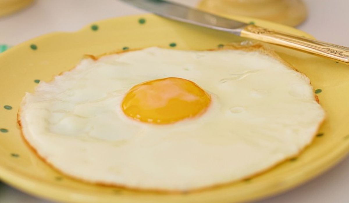Jajka sadzone zrobisz w niecałą minutę - Pyszności; Fot. Pixabay