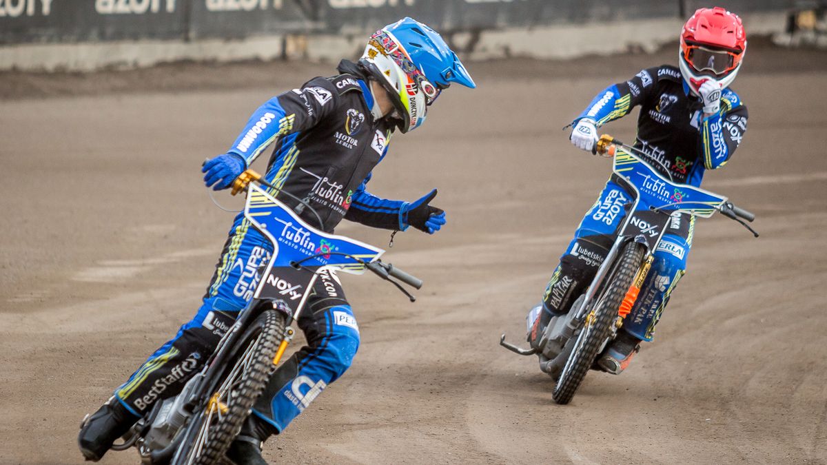 Wiktor Lampart (albastru) și Mateusz Cierniak (roșu)