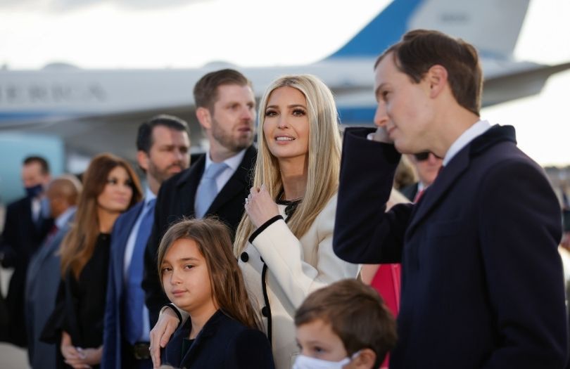 Donald i Melania Trumpowie żegnają się z Białym Domem