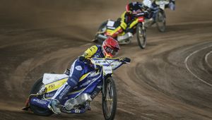 Żużel. Imponująca szybkość toruńskich liderów. Efektowny występ młodzieżowca