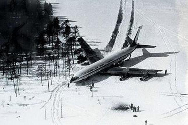 Samolot po lądowaniu na lodzie
