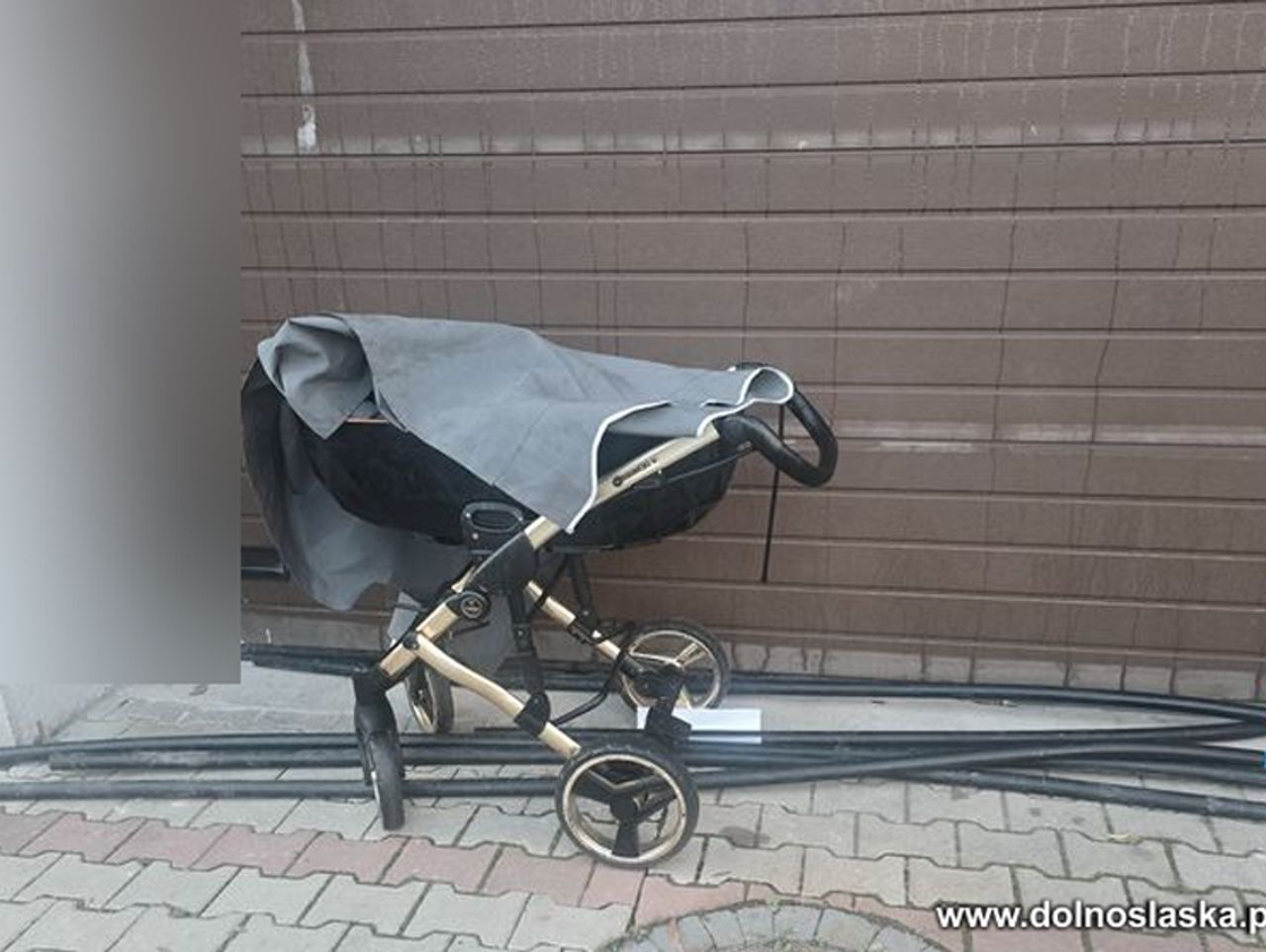 Lubin: W środku nocy pchał przez miasto wózek dziecięcy. Miał w nim kradzione kable