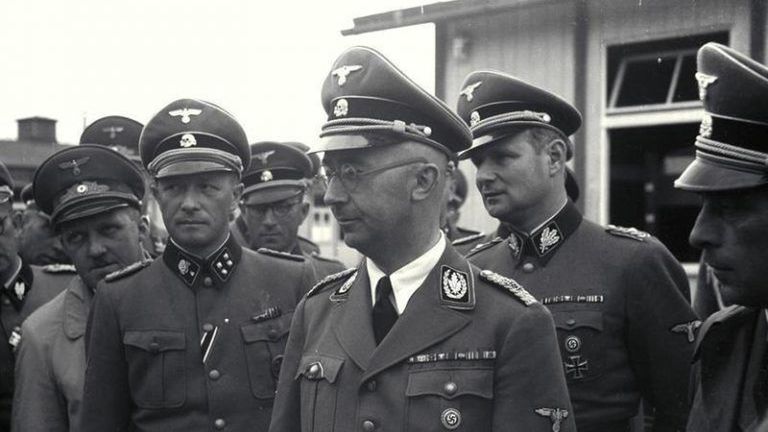 Himmler odwiedził obóz Mauthausen-Gusen dwa razy. Na zdjęciu od lewej Ziereis, Himmler, Wolf w 1941 roku.