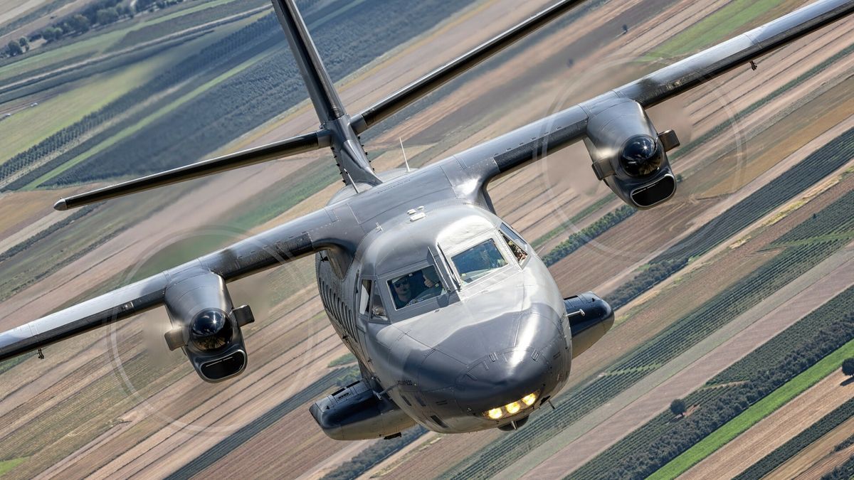 Samolot LET L410 Turbolet