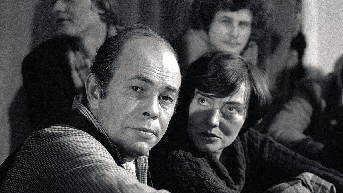 Jacek Kuroń z żoną Gają.