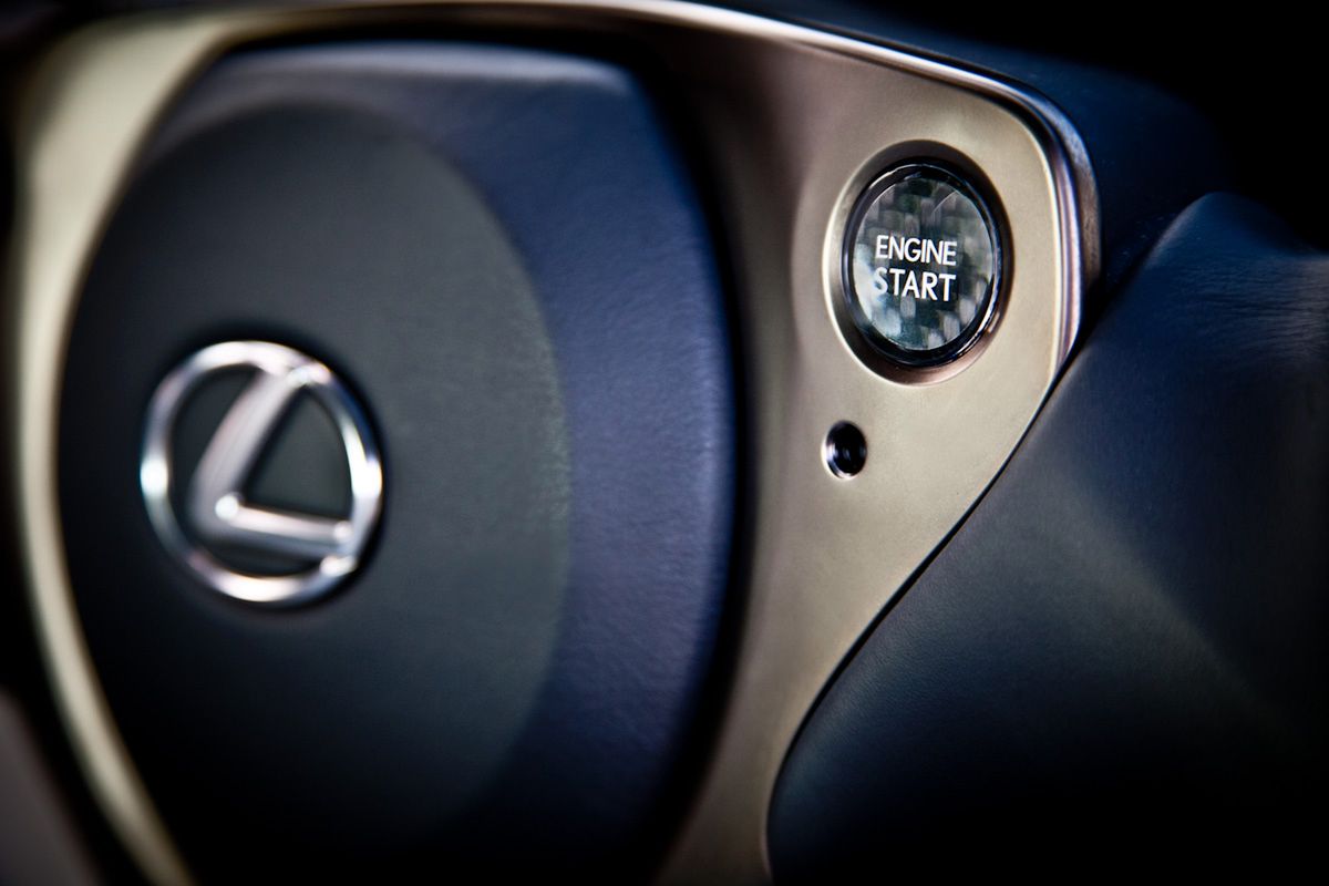 Lexus LFA w Silverstone - konkurs Facebook
