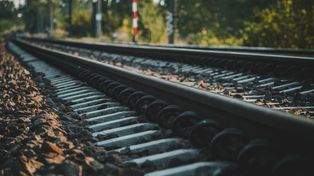 Otwock: Linia otwocka zmieni się nie do poznania. Będzie zielono, a tunele pokryją murale