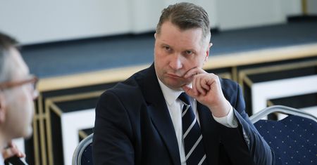 Przemysław Czarnek odpowiada na atak Mentzena