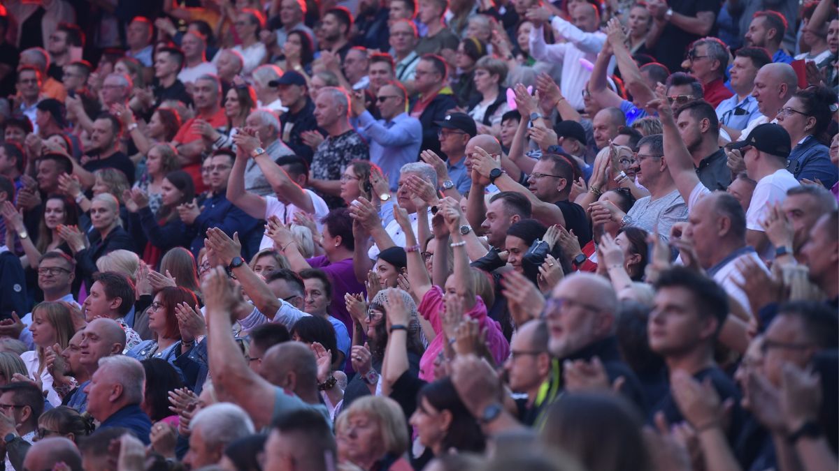 Pośród publiczności na festiwalu w Opolu pojawił się tajemniczy gość